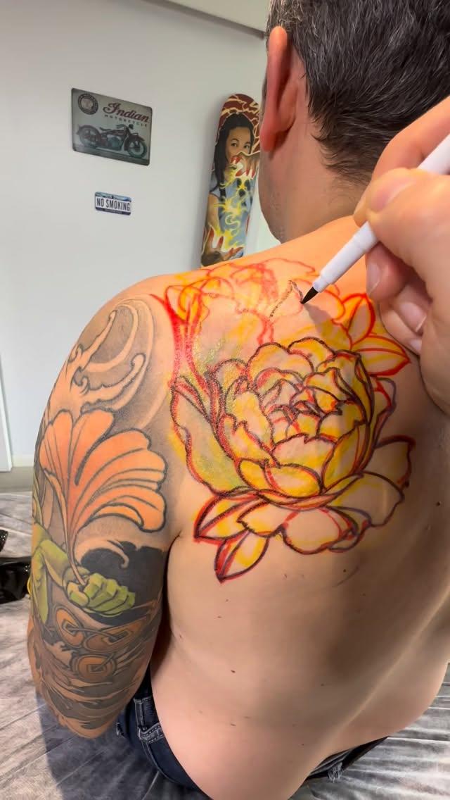 Tatouage Pivoine japonaise couleur — henriktattoo