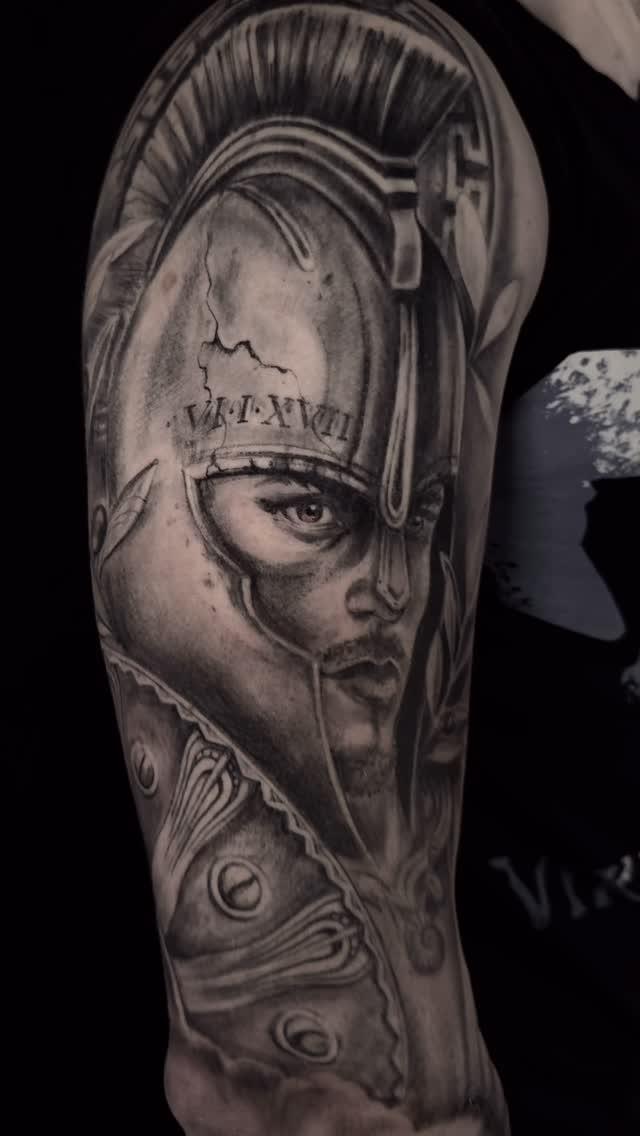 Tatouage Portrait Achille Ulysse bras — hirondelletattoos