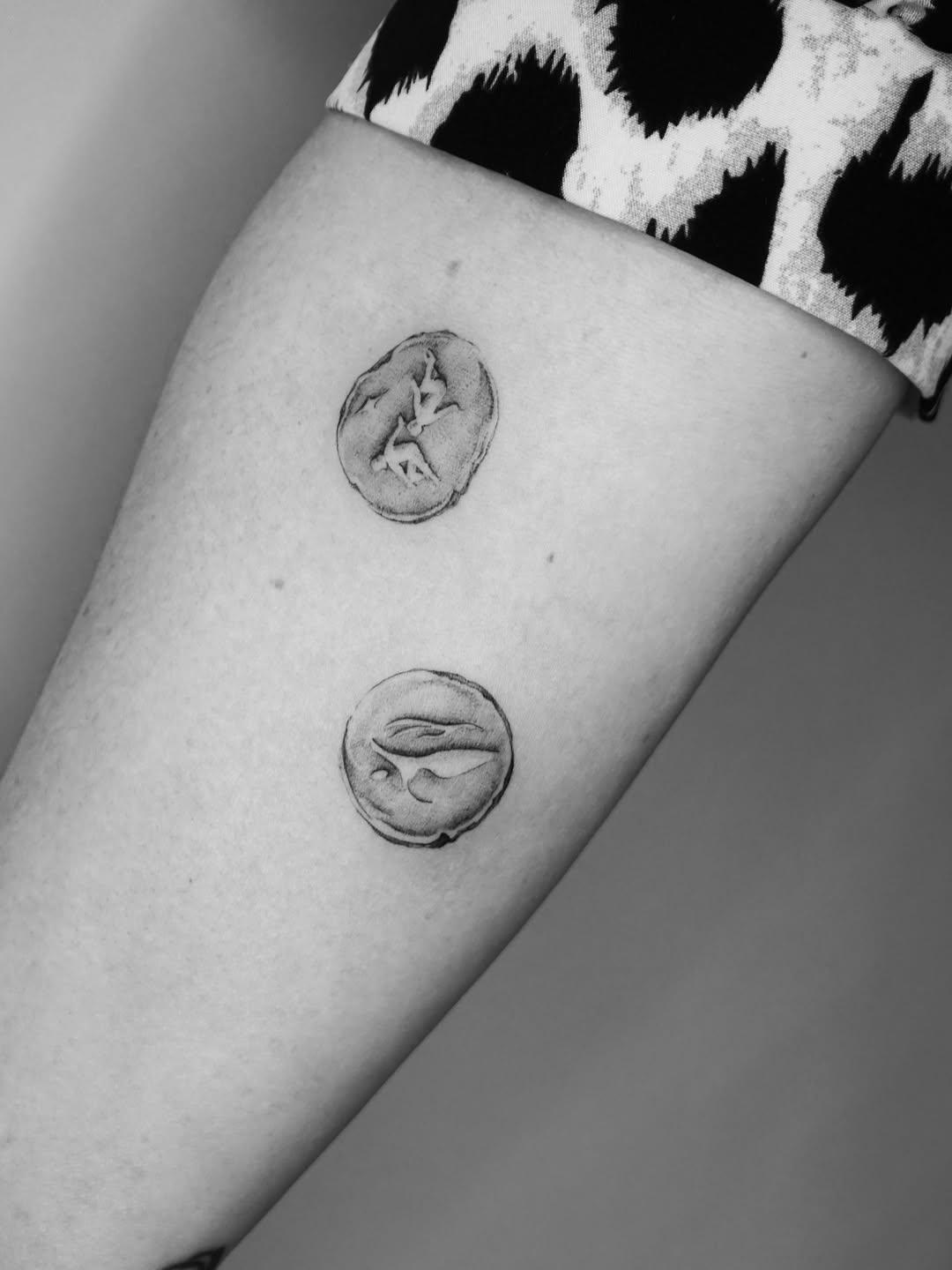 Pièces astro blackwork adoptées — fragments_by_maddie