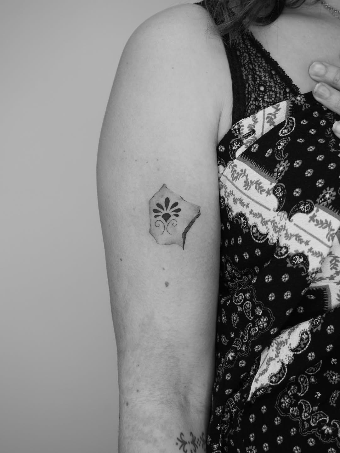 Fragment blackwork adopté — fragments_by_maddie