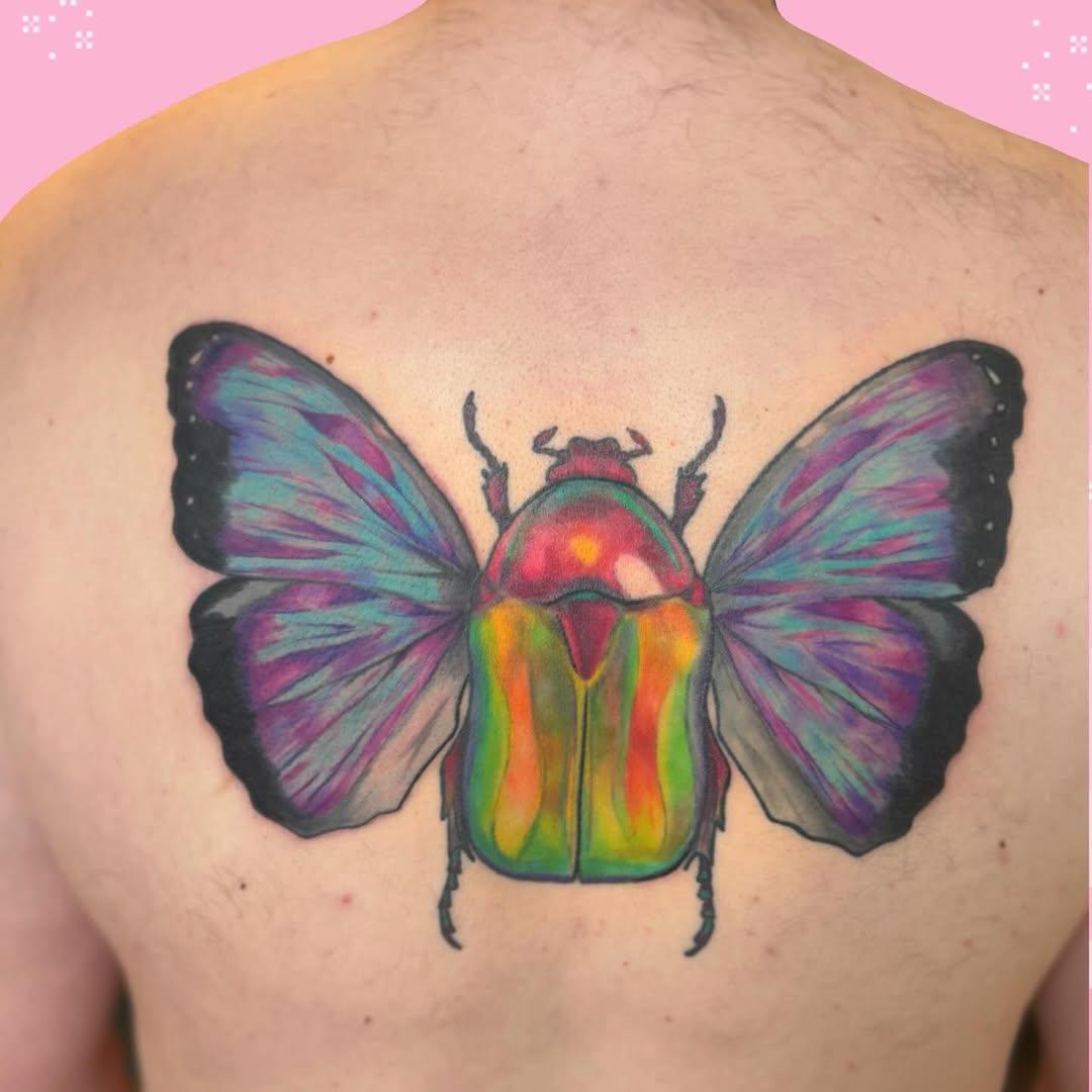 Tatouage insecte papillon-scarabée — noemiealazardtatouage