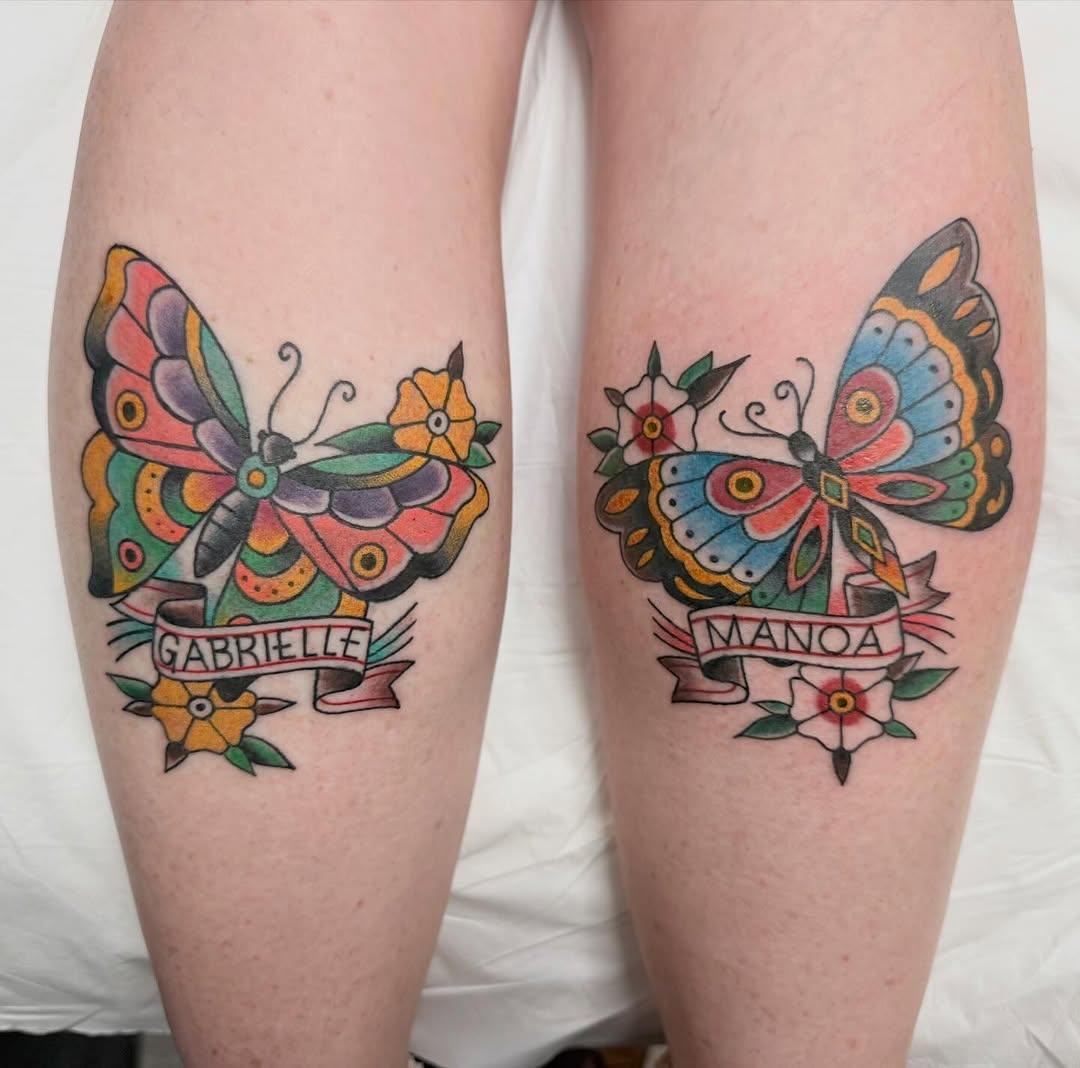 Tatouage Papillons colorés avec prénoms — laveinenoiretattooshop