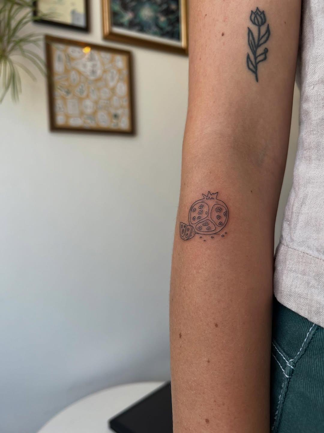Composition fine line (fleur, poisson, nœud) — sodiumchloride_tattoo