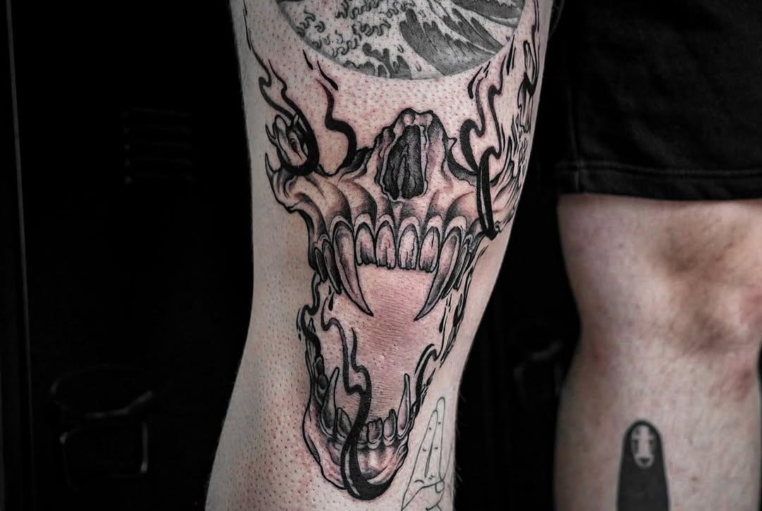 Tatouage skull blackwork — l_skullkid_l