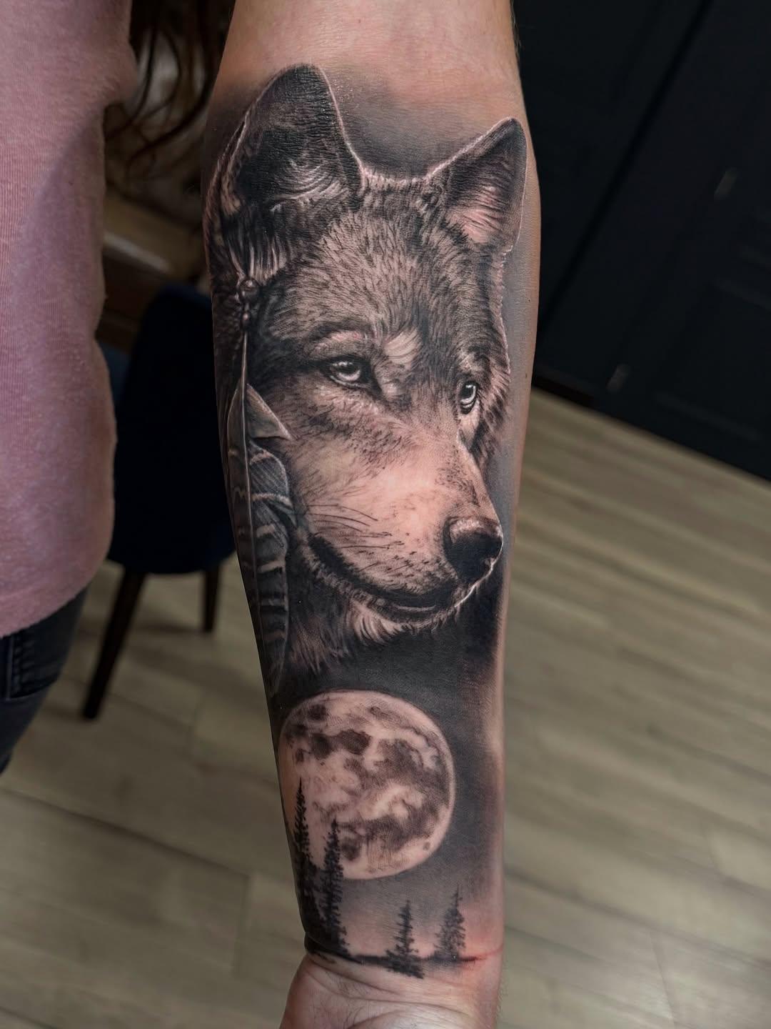 Loup réaliste black & grey (en cours) — veyzart_tattoo