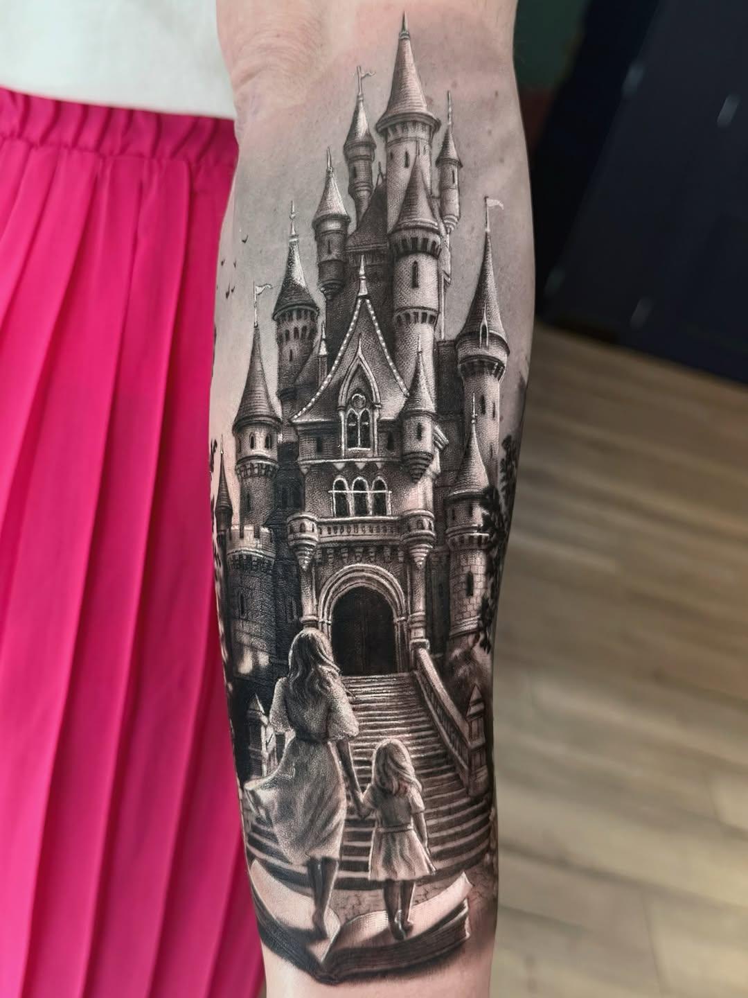 Avant-bras réaliste black & grey (mère et fille) — veyzart_tattoo