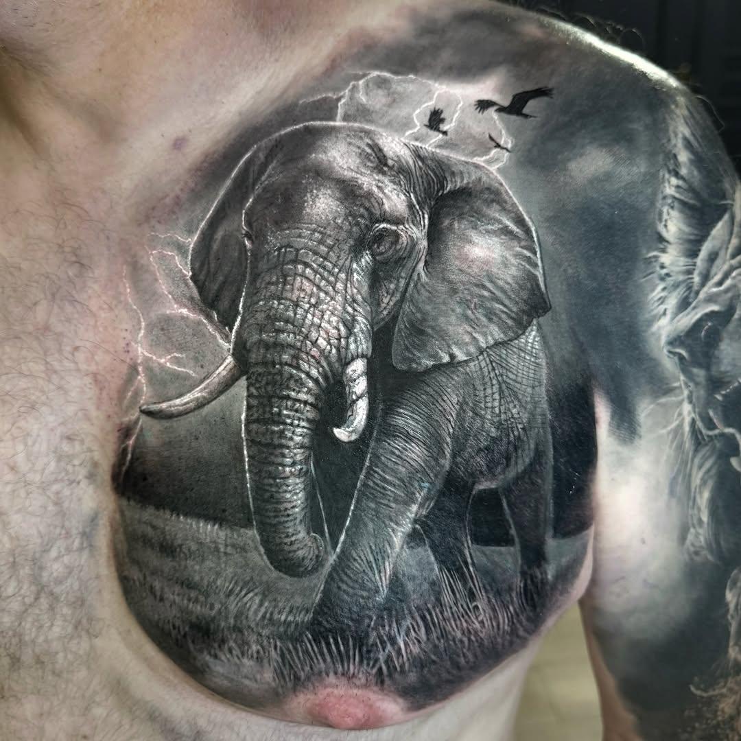 Cover-up réaliste black & grey — veyzart_tattoo
