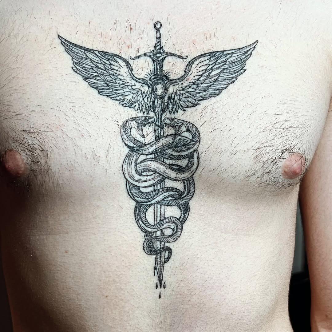 Serpent ailé réaliste, cicatrisé — mtap_inktattoo