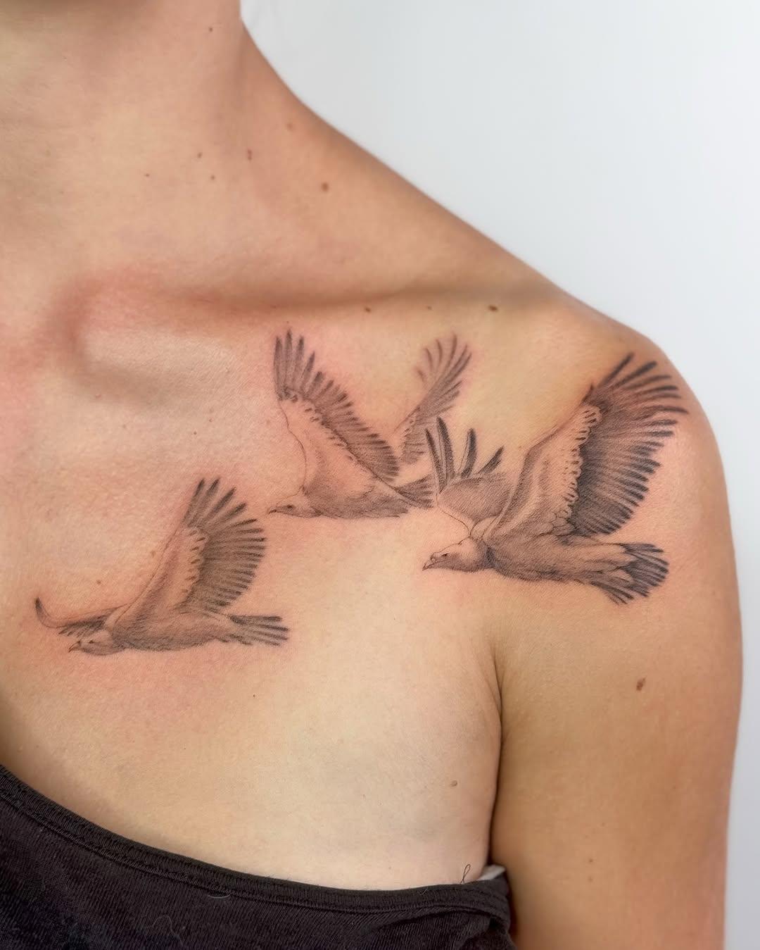 Tatouage Vautours en vol — l2utattoo