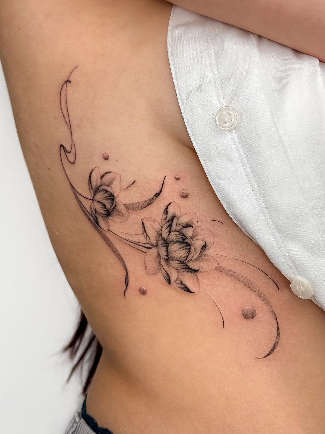 Tatouage Lotus fineline — l2utattoo