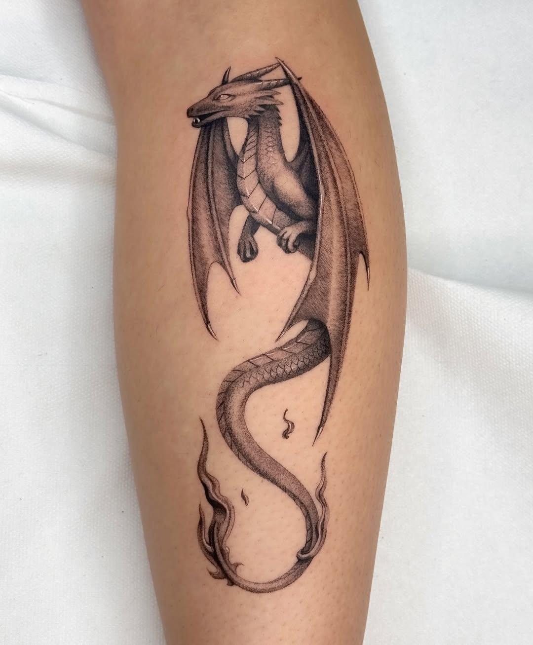 Tatouage Dragon ailé mollet — l2utattoo