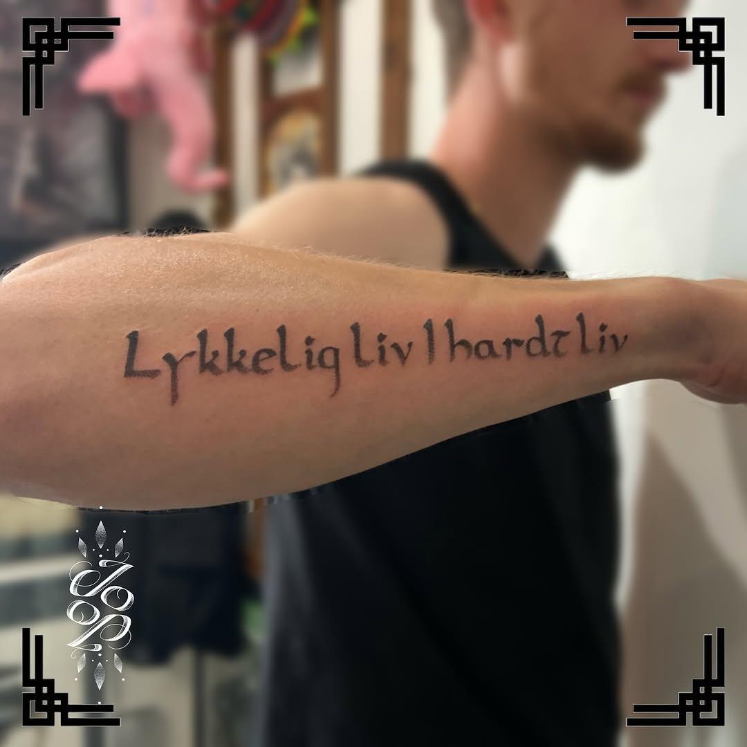 Ornement dotwork — jojo.lemondedutatoueur