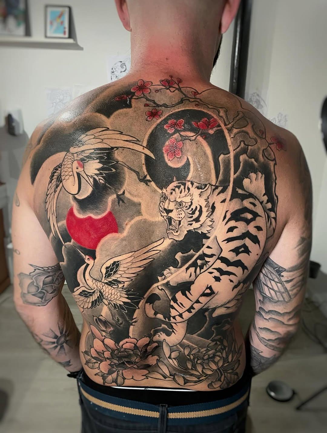 Dos néo-japonais (grues, tigre, fleurs) — la.main.froide