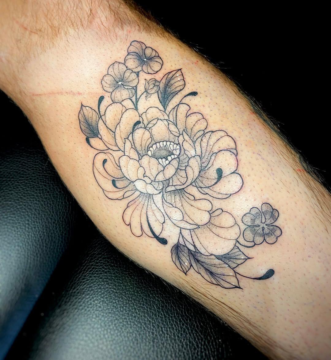 Composition florale (pivoine, trèfle, violettes) — moons.snail