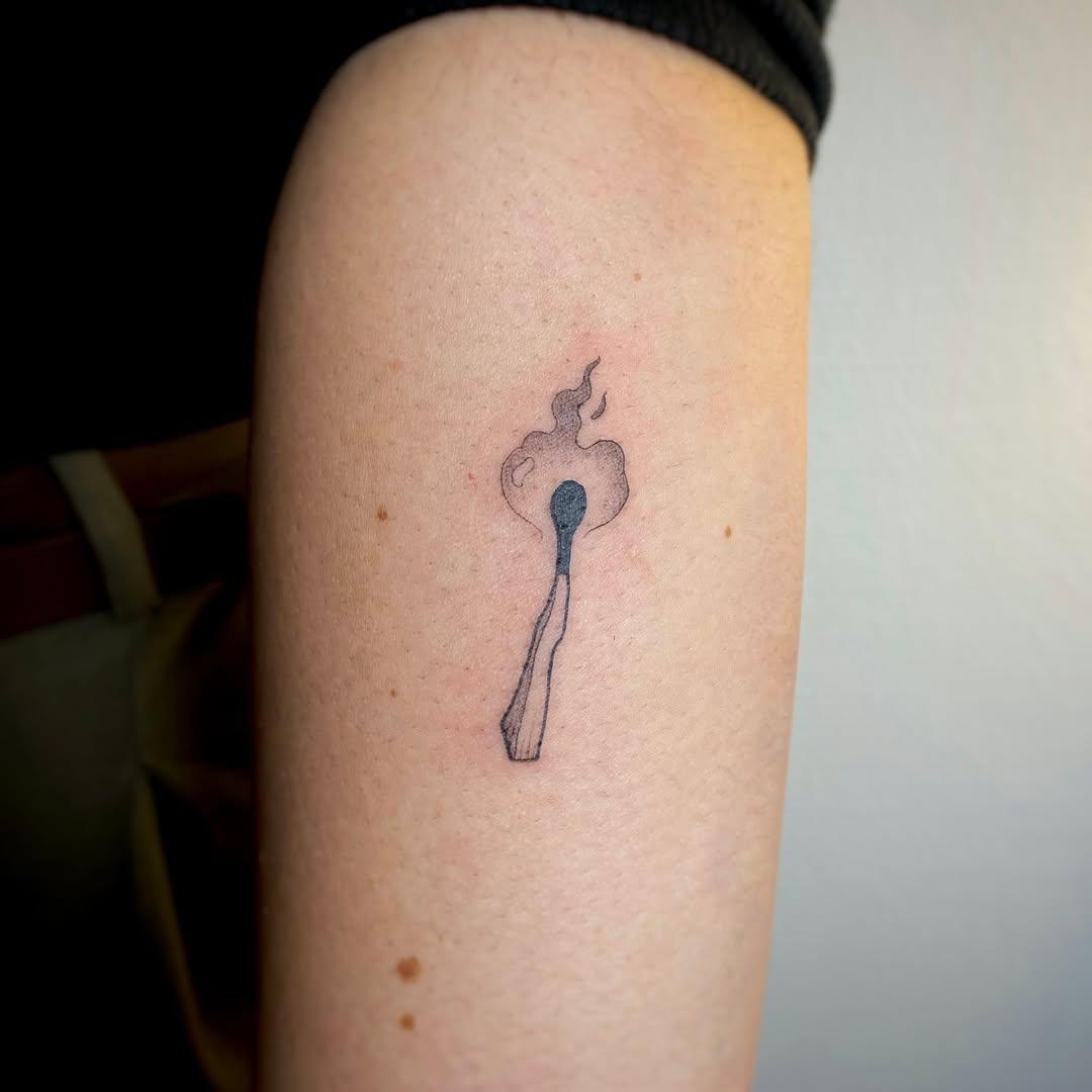 Petit tatouage witchy — moons.snail