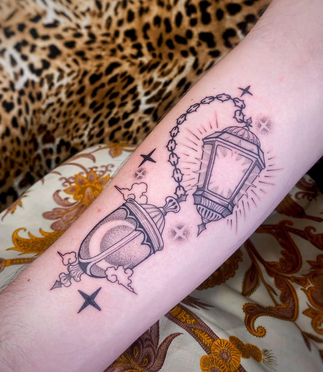 Lanterne witchy réalisée en convention — moons.snail