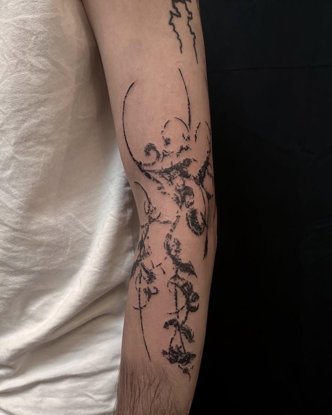 Tatouage romantique fine line « Sharp » — jeannot_tattoo