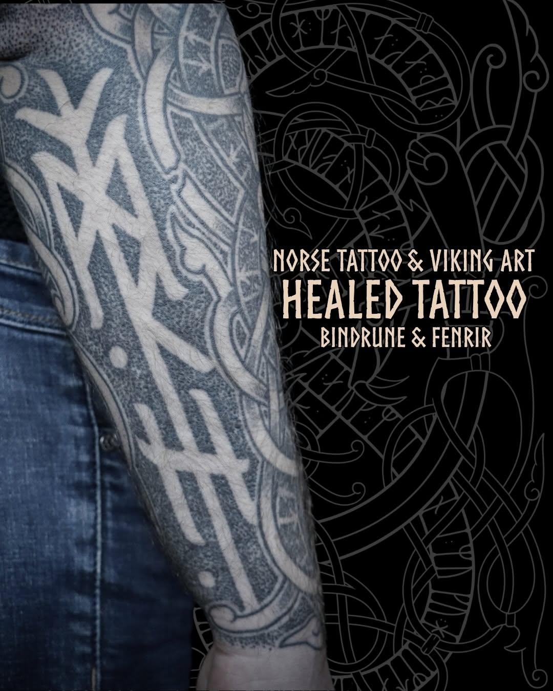 Tatouage Fenrir brisant chaînes avant-bras — morrigantattooartist