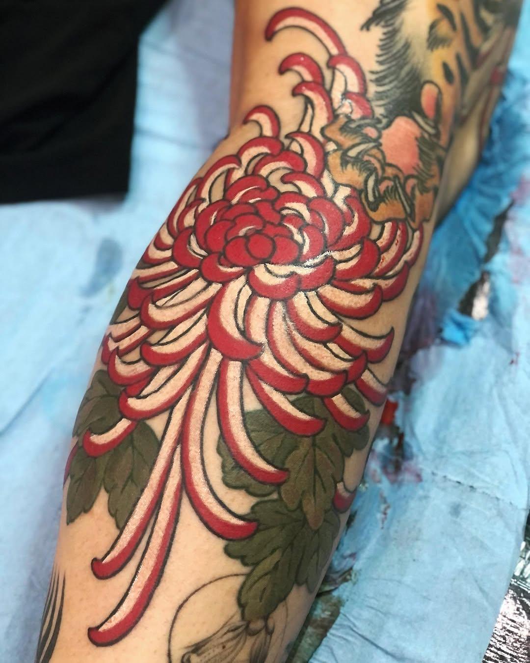 Tatouage chrysanthème rouge — alixge