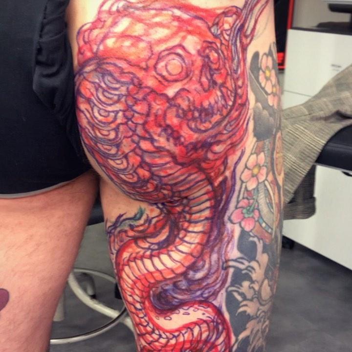 Tatouage dragon feu rouge — alixge