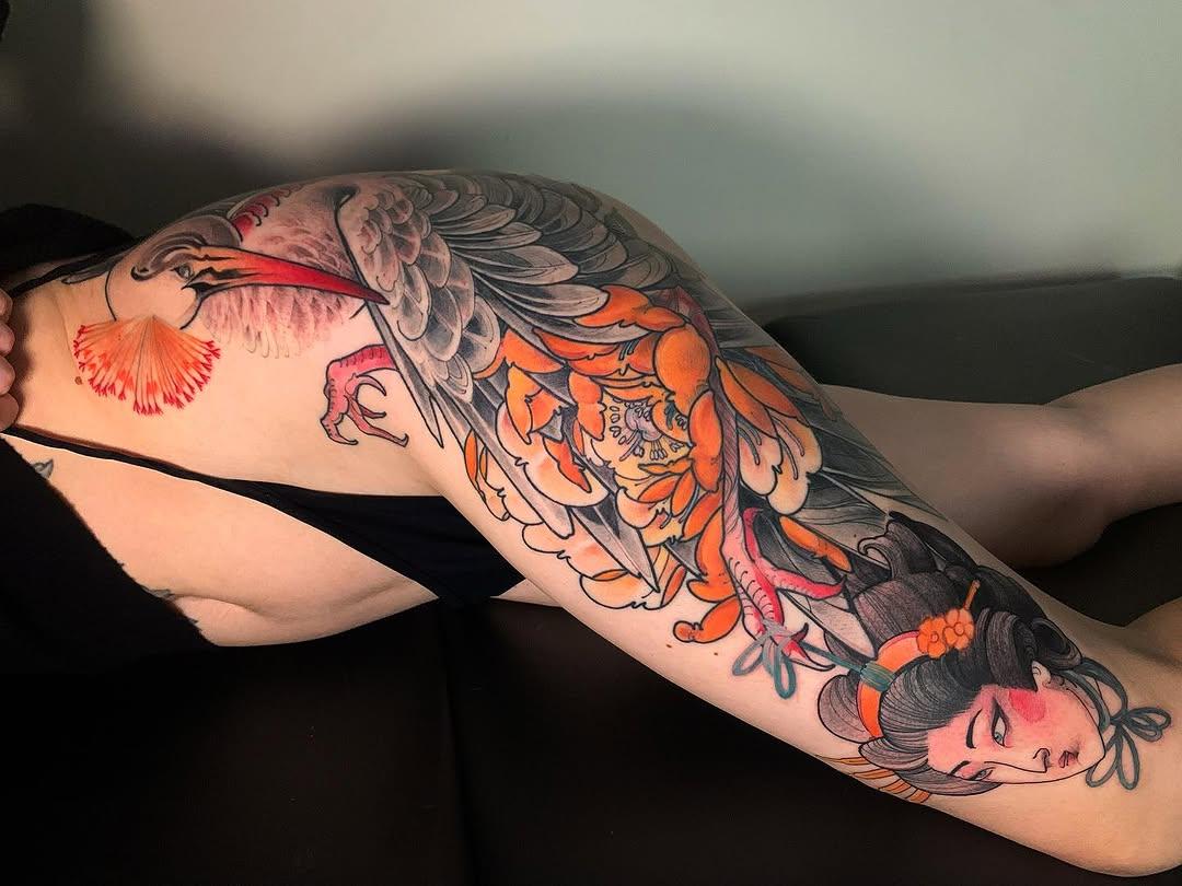 Tatouage composition florale et oiseaux — amandabanana_tattoo