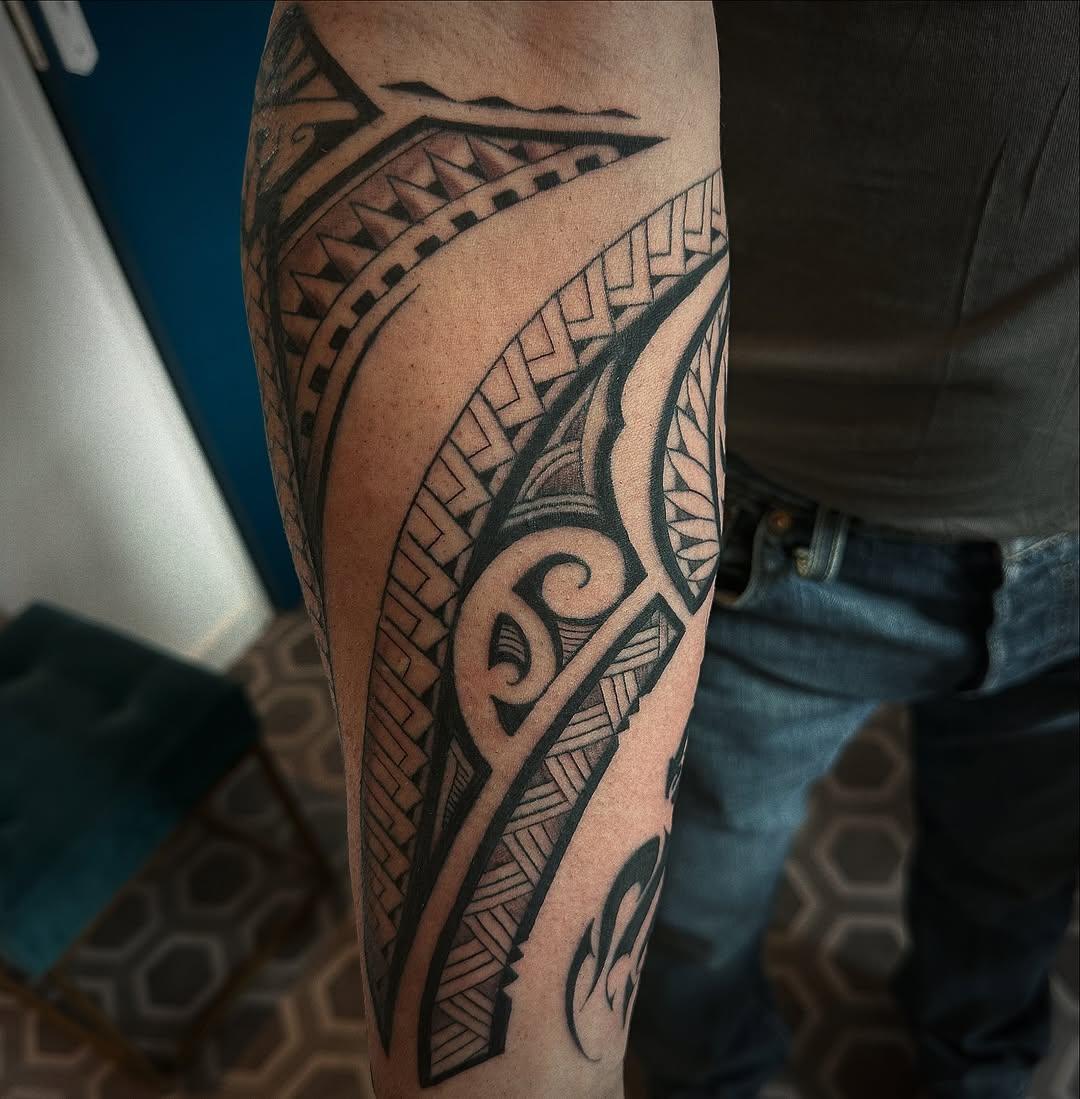 Tatouage tatouage maorie tribal — eagle_art_tattoo