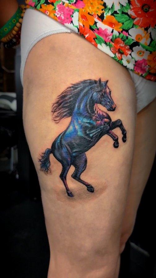 Cheval iridescent couleur — sarahtattooos