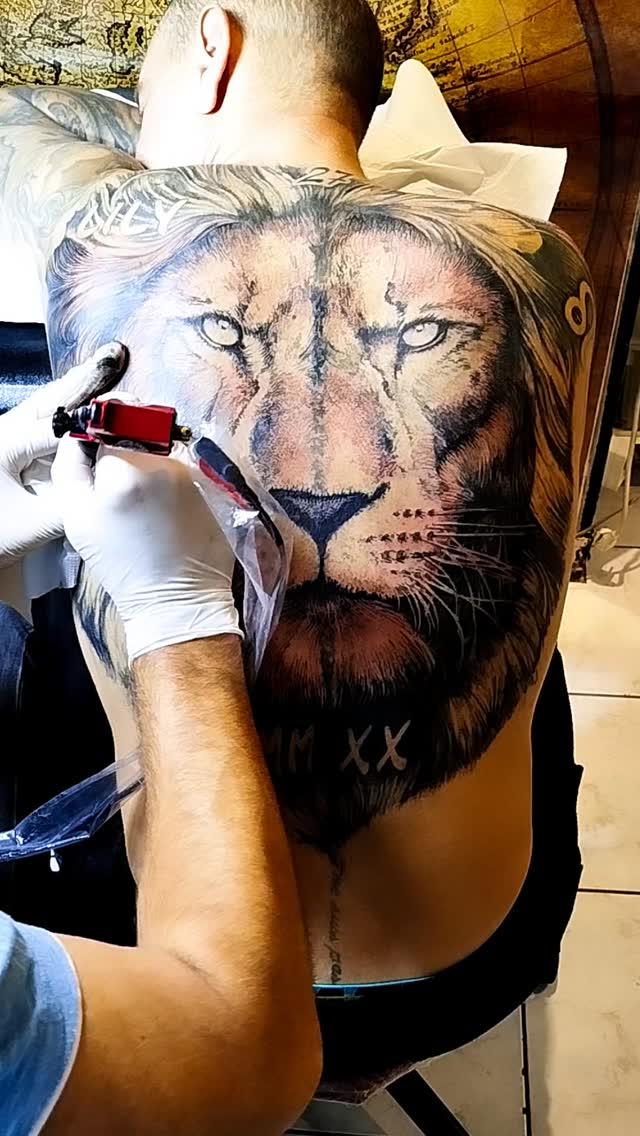 Tatouage lion cover — artecorpusmars