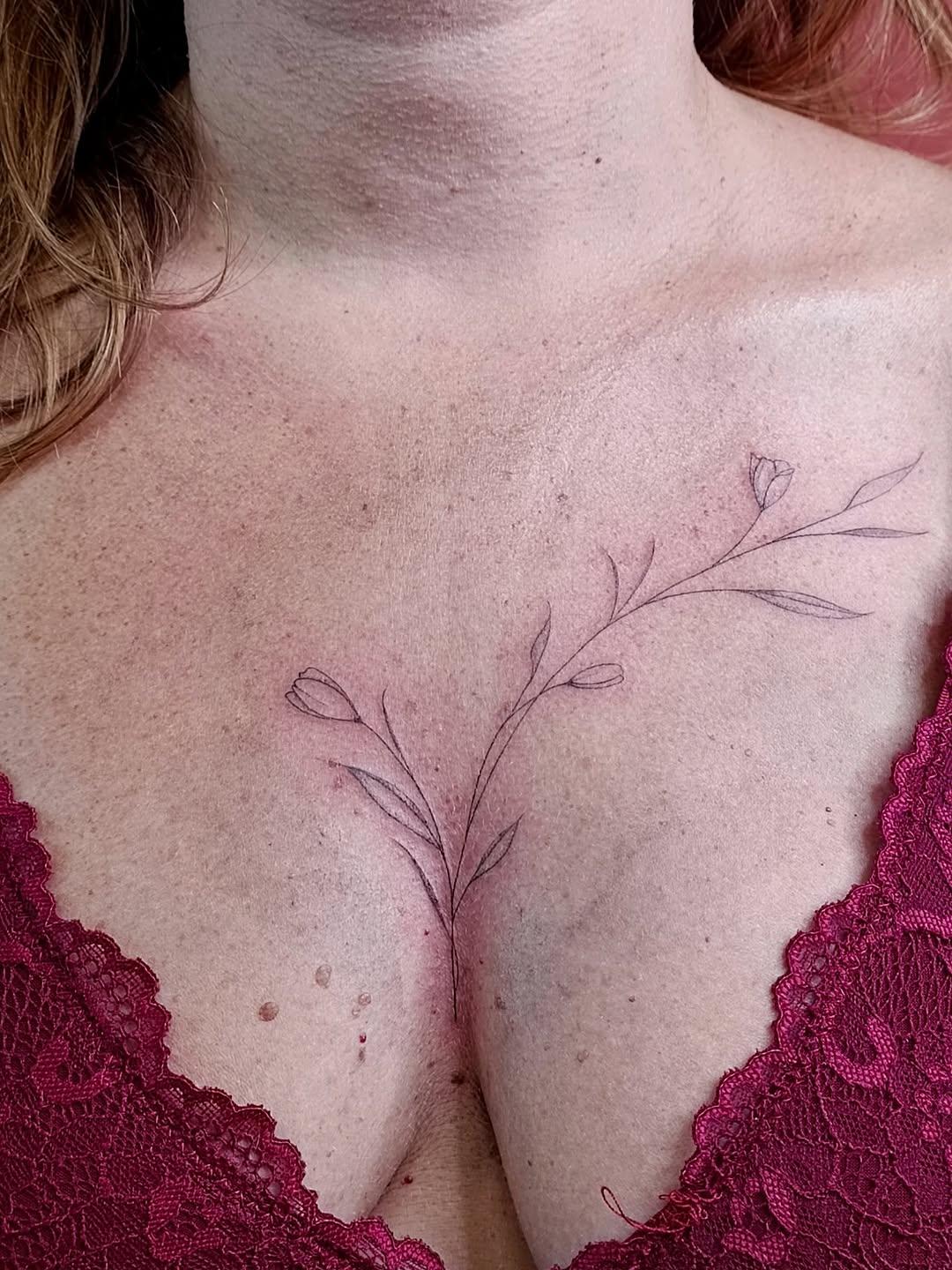 Tatouage Branche délicate (delicate branch) — sarah_tt35