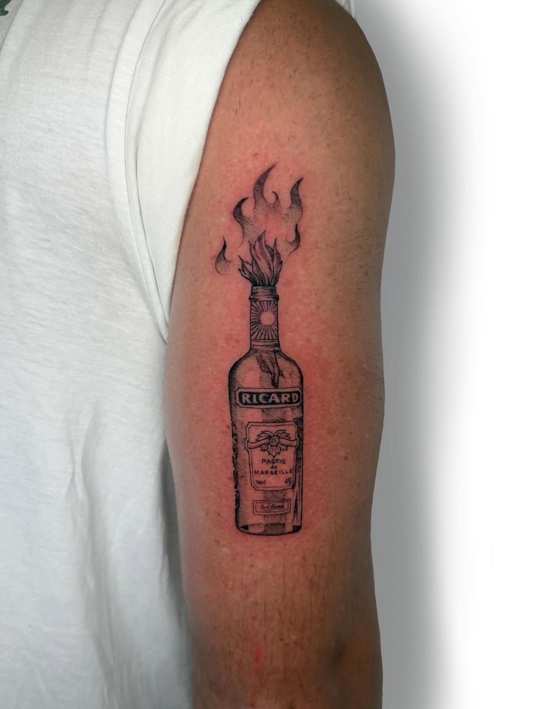 Tatouage Bouteille Ricard enflammée — bruno.blacklion