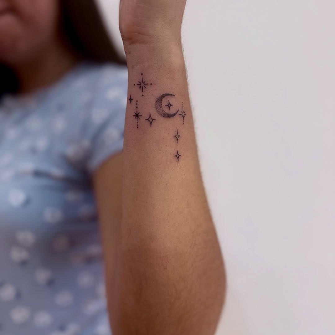 Tatouage constellation gémeaux — lady.sun.tattoo