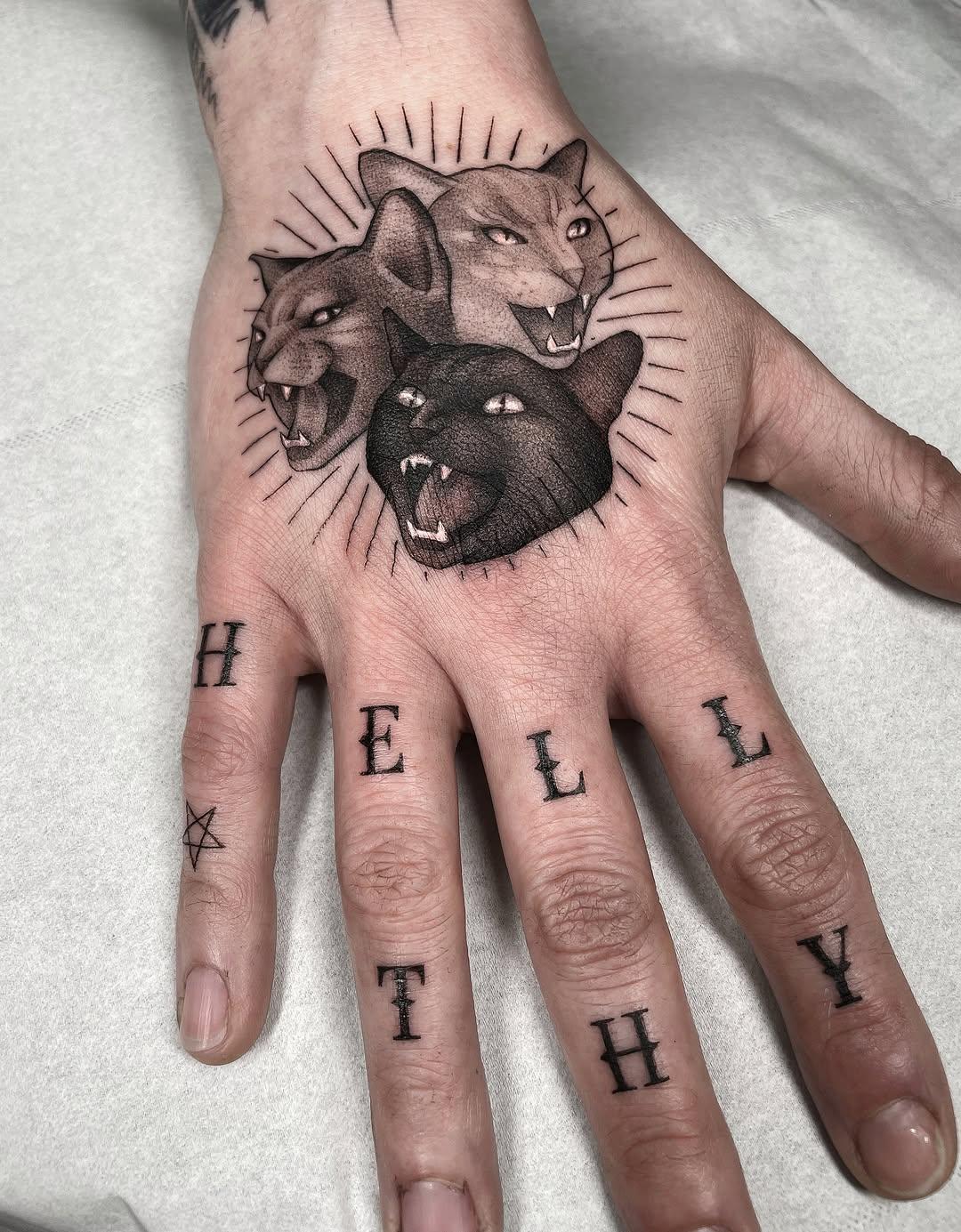 Tatouage Chats et lettrage HELLTHY — georges_tattoos