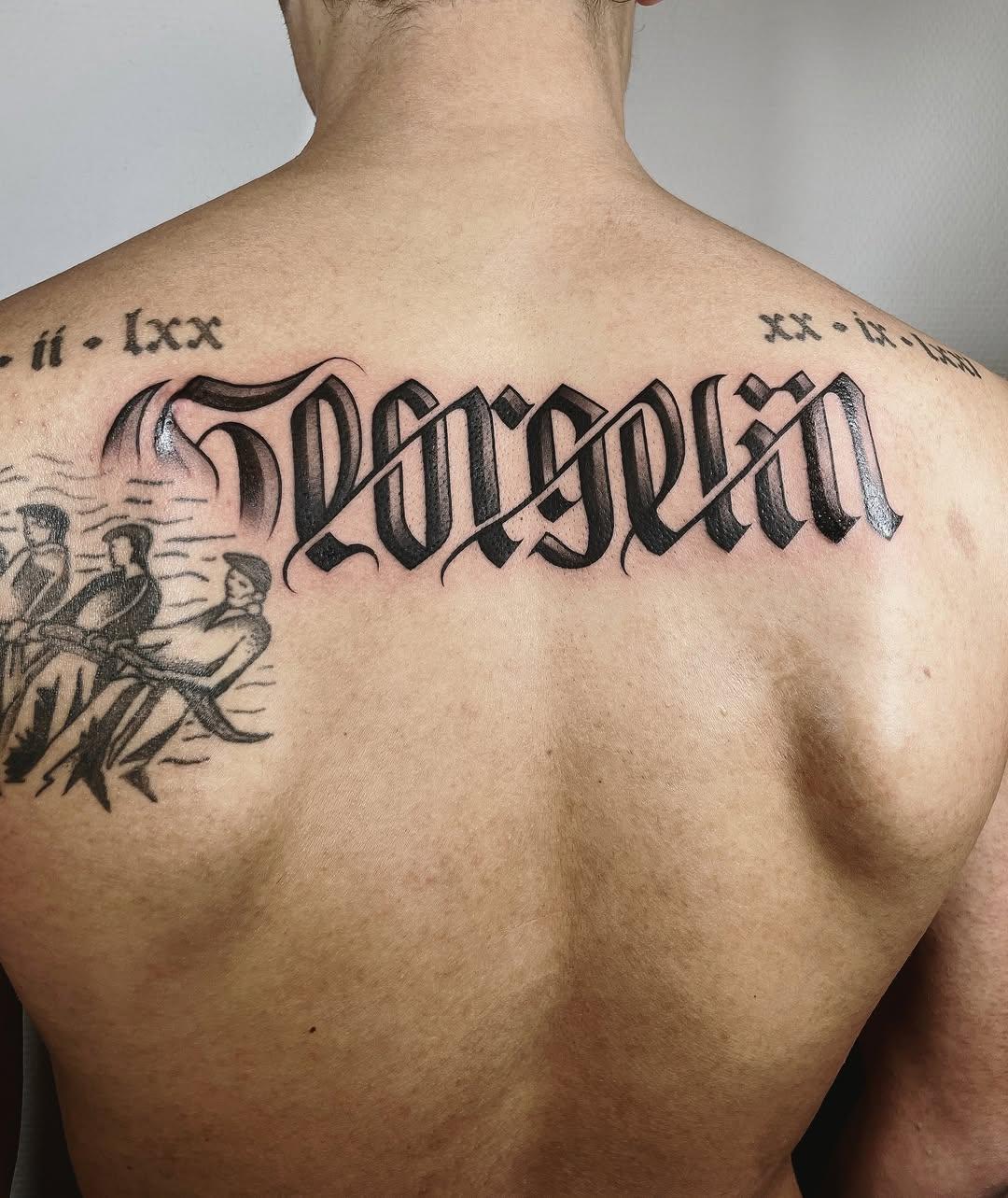 Tatouage Georgelin lettrage gothique — georges_tattoos