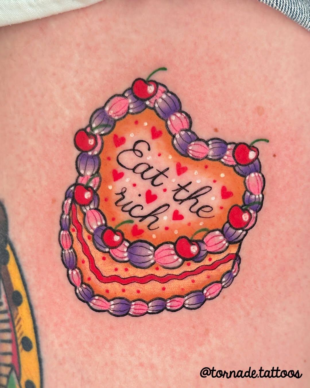 Tatouage Gâteau avec écriture — tornade.tattoos
