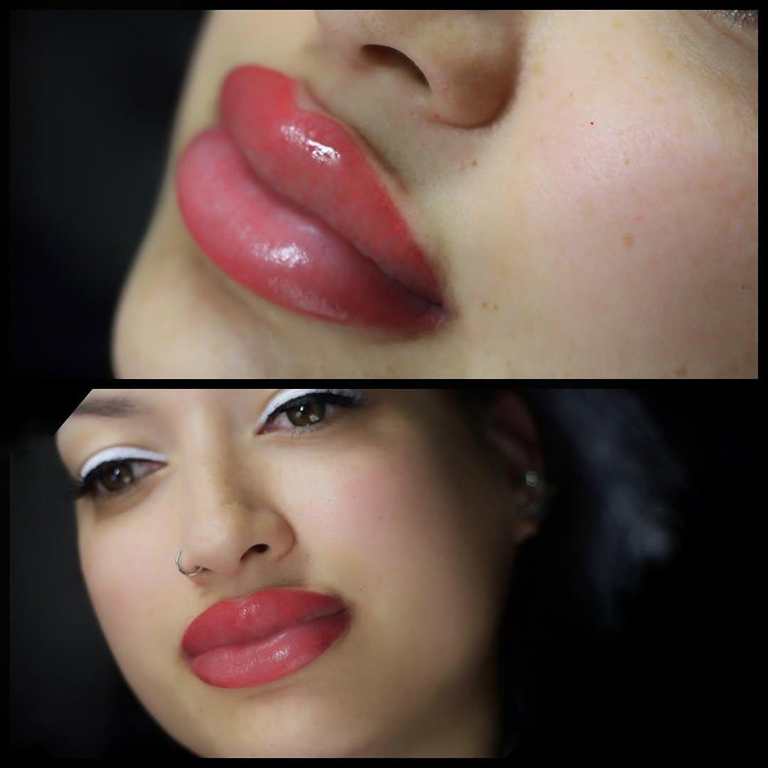 Tatouage sensual lips lèvres — woke_up_like_this_munich