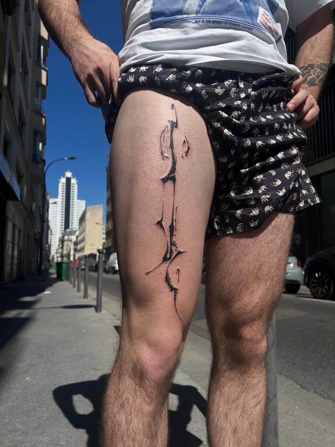 Tatouage Ligne verticale sur jambe — evabarillot
