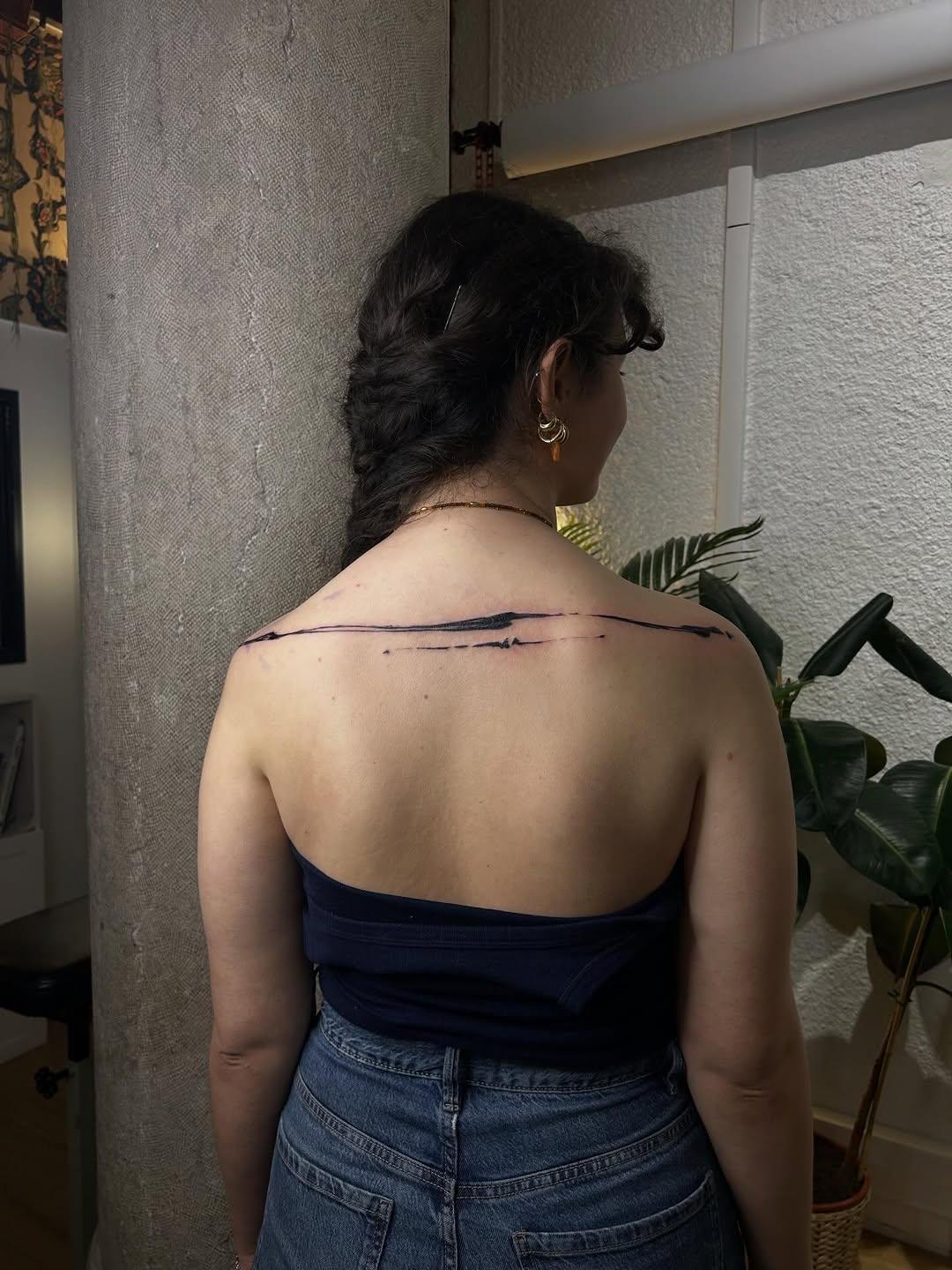 Tatouage Oiseau main — evabarillot
