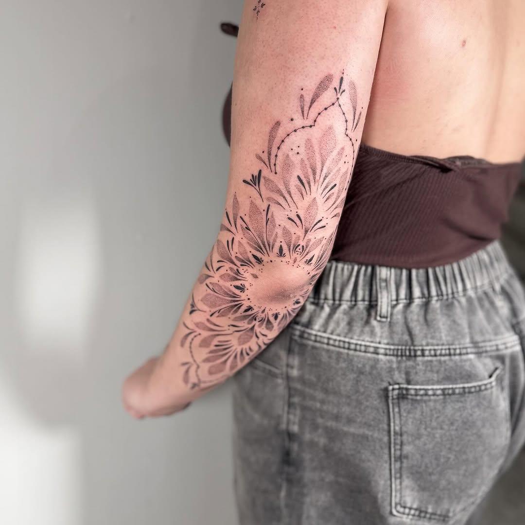 Tatouage Ornemental coude — noya_ttt