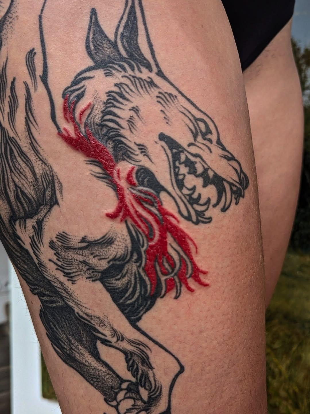 Tatouage Créature de Princesse Mononoké cuisse — odji.tattooist