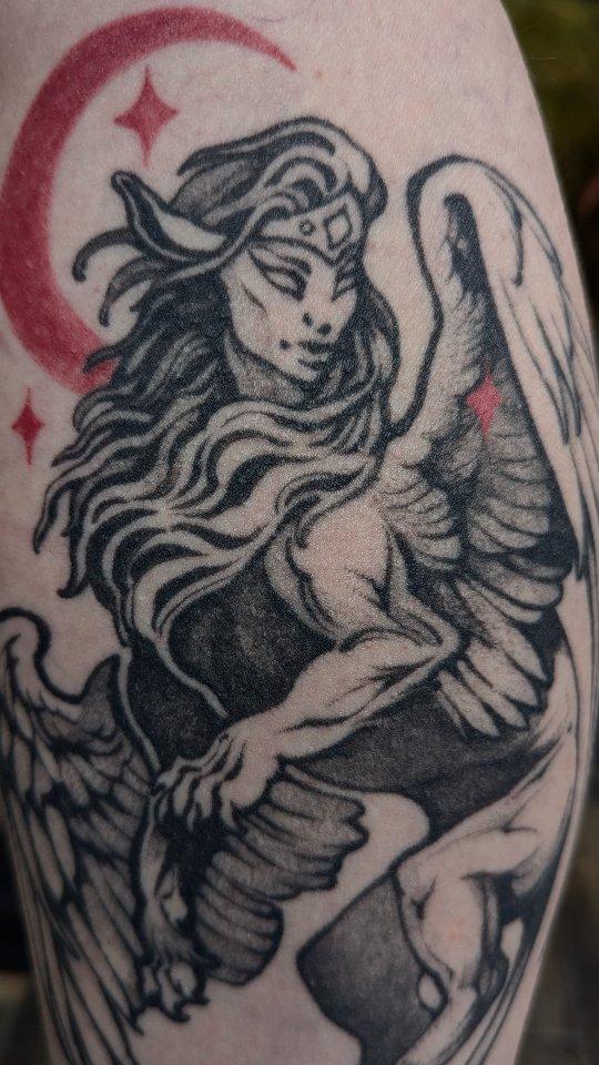 Tatouage Sphinx ailé mystique — odji.tattooist
