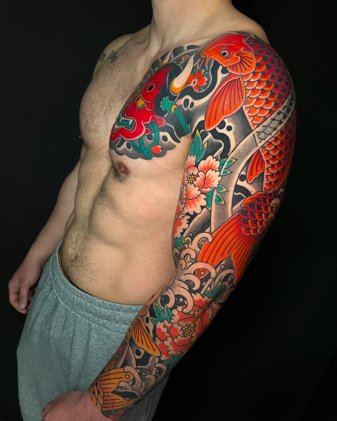Tatouage Koï, Hannya et pivoine - manche complète — georgie_tattoo