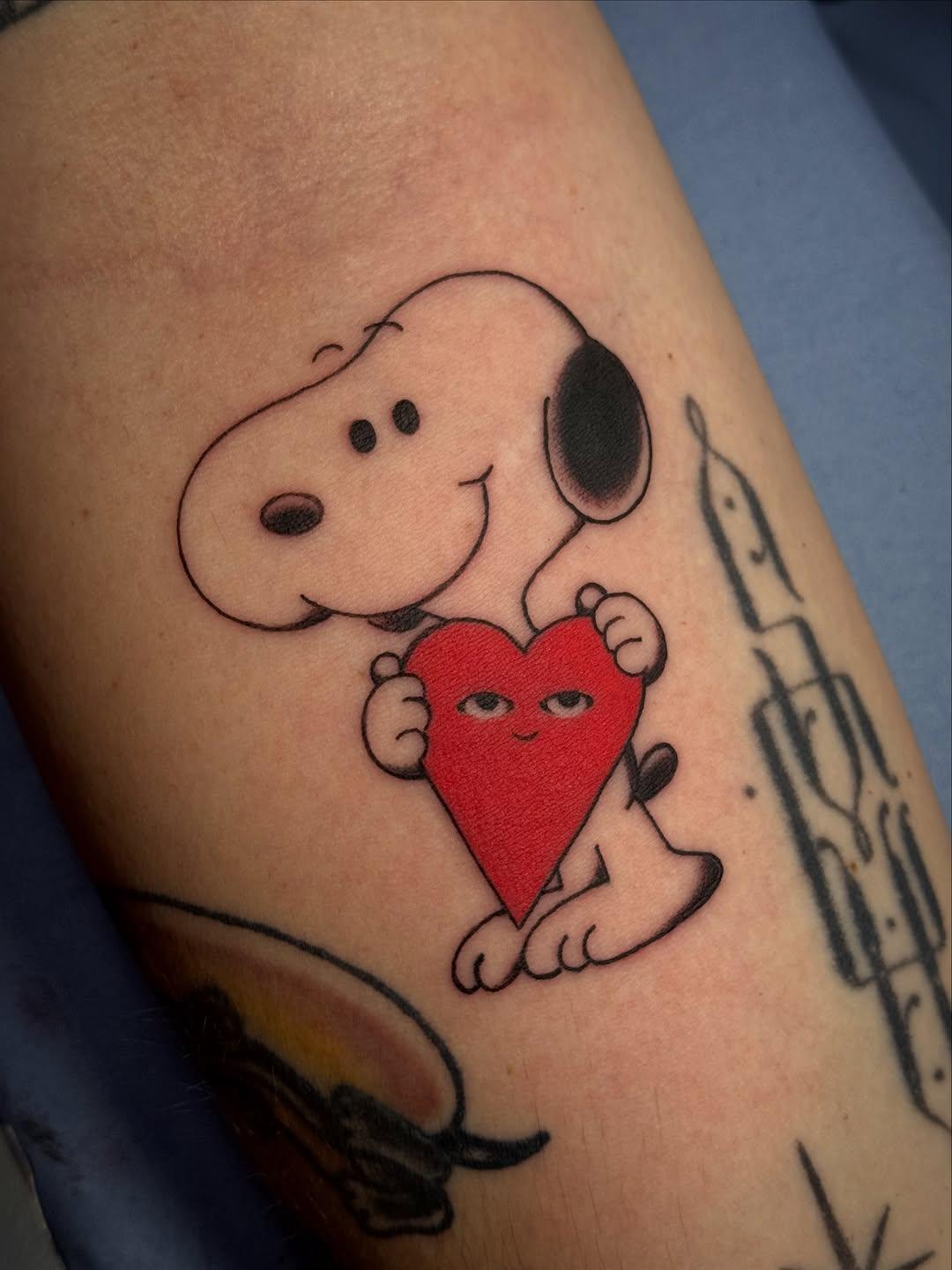 Tatouage Snoopy coeur petit — arthur_poncelin