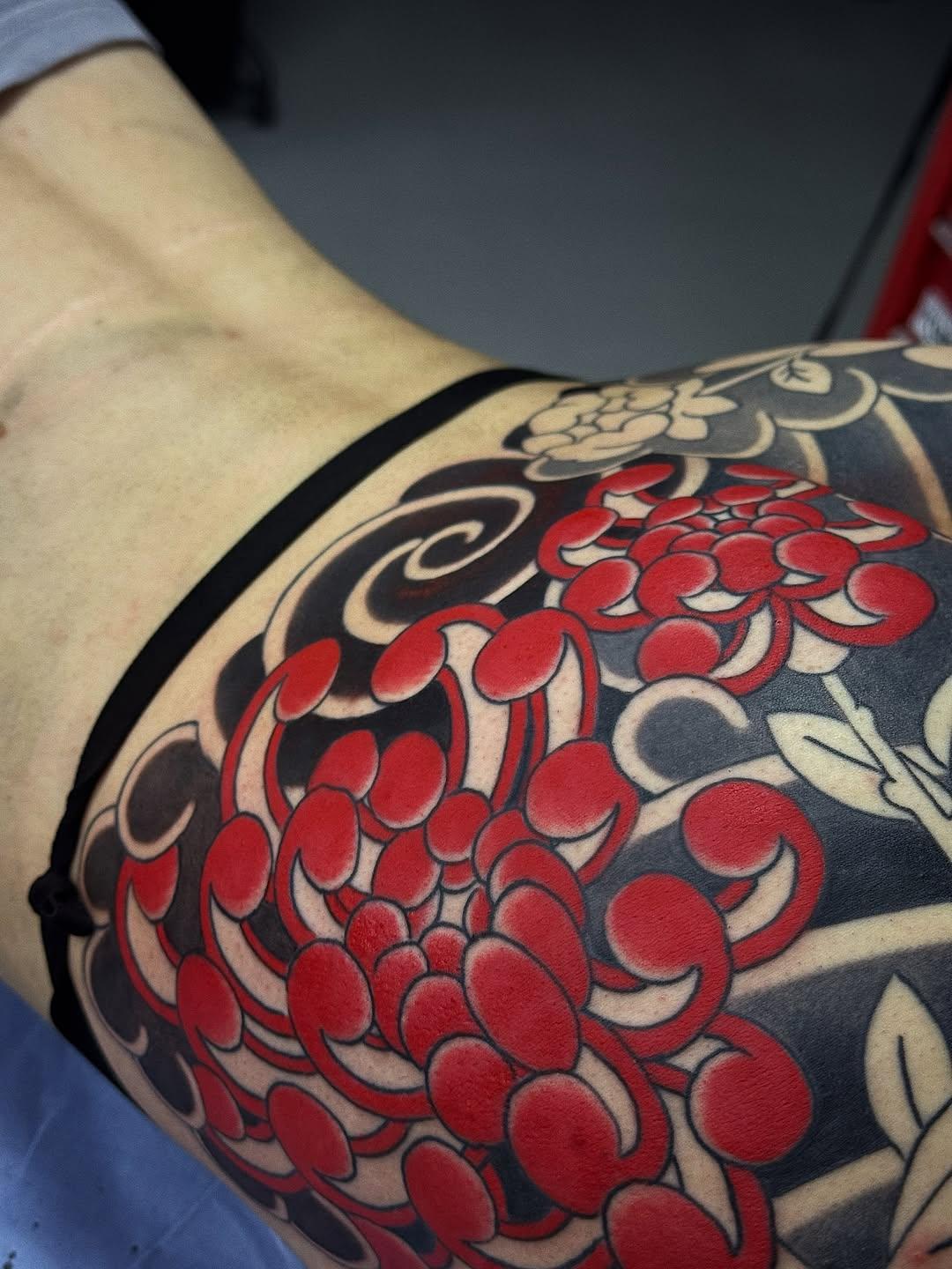 Tatouage Détails fleuraux géométriques — arthur_poncelin