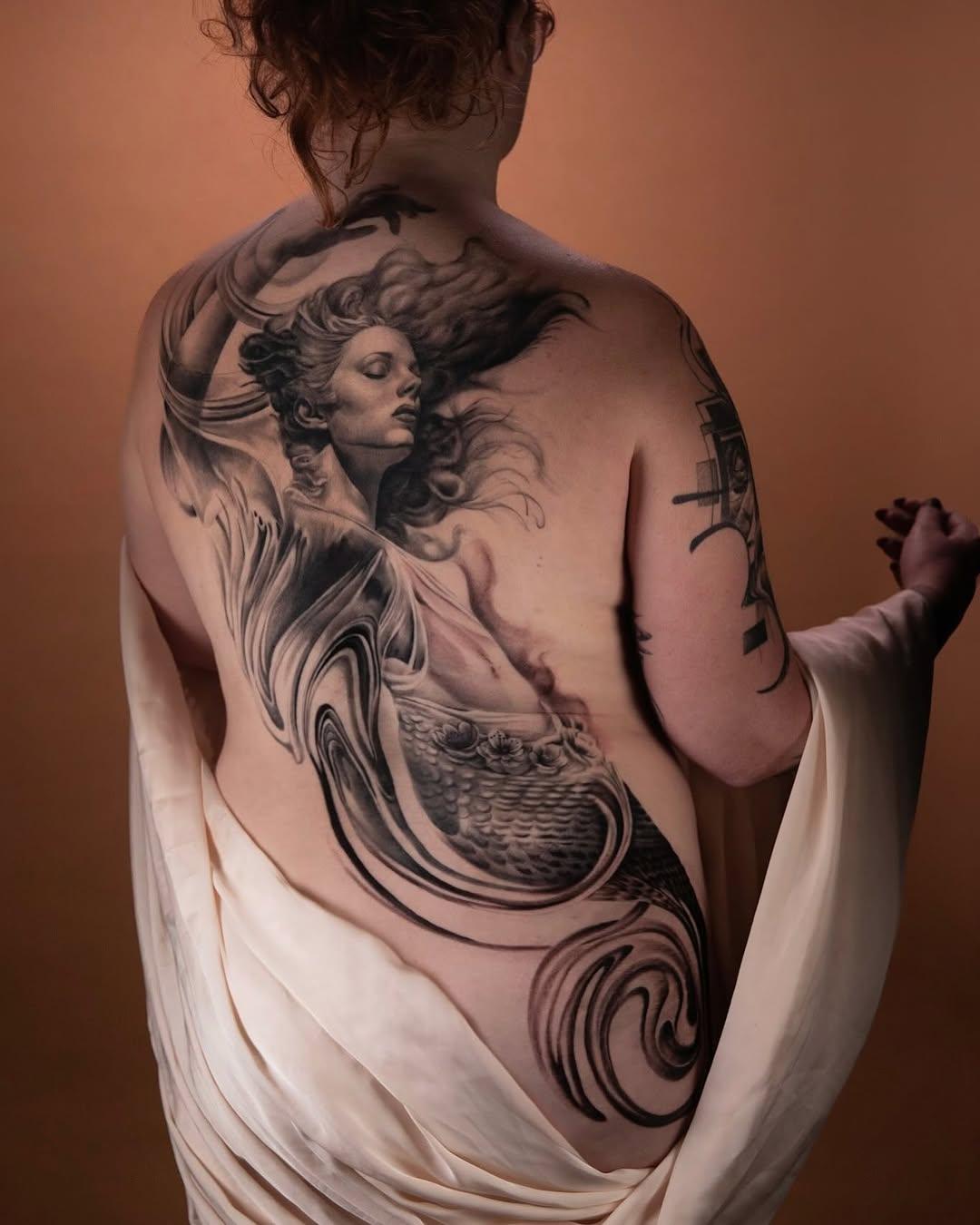 Tatouage sirène déstructurée — adrienpape
