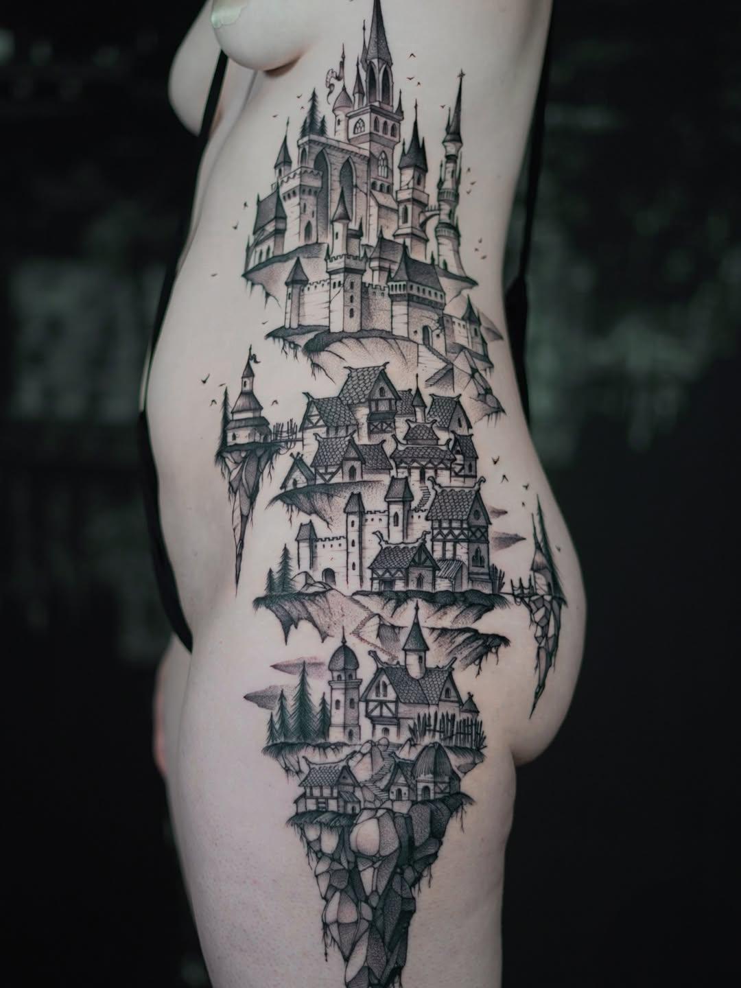 Tatouage Châteaux fantastiques cascadants — lahhel