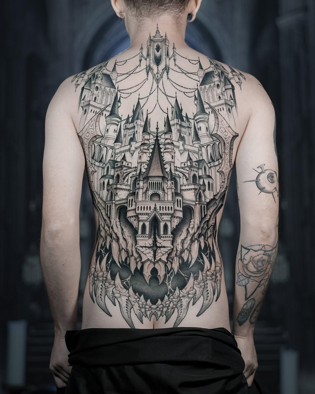 Tatouage Château gothique avec mausolée volant et crâne — lahhel
