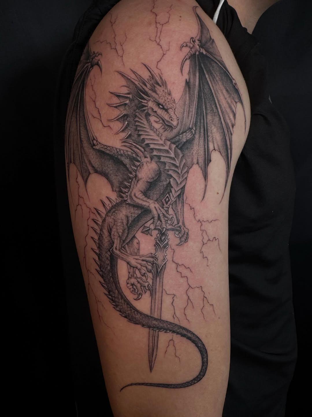 Dragon et glaive, japonais — marie_stone_ttt