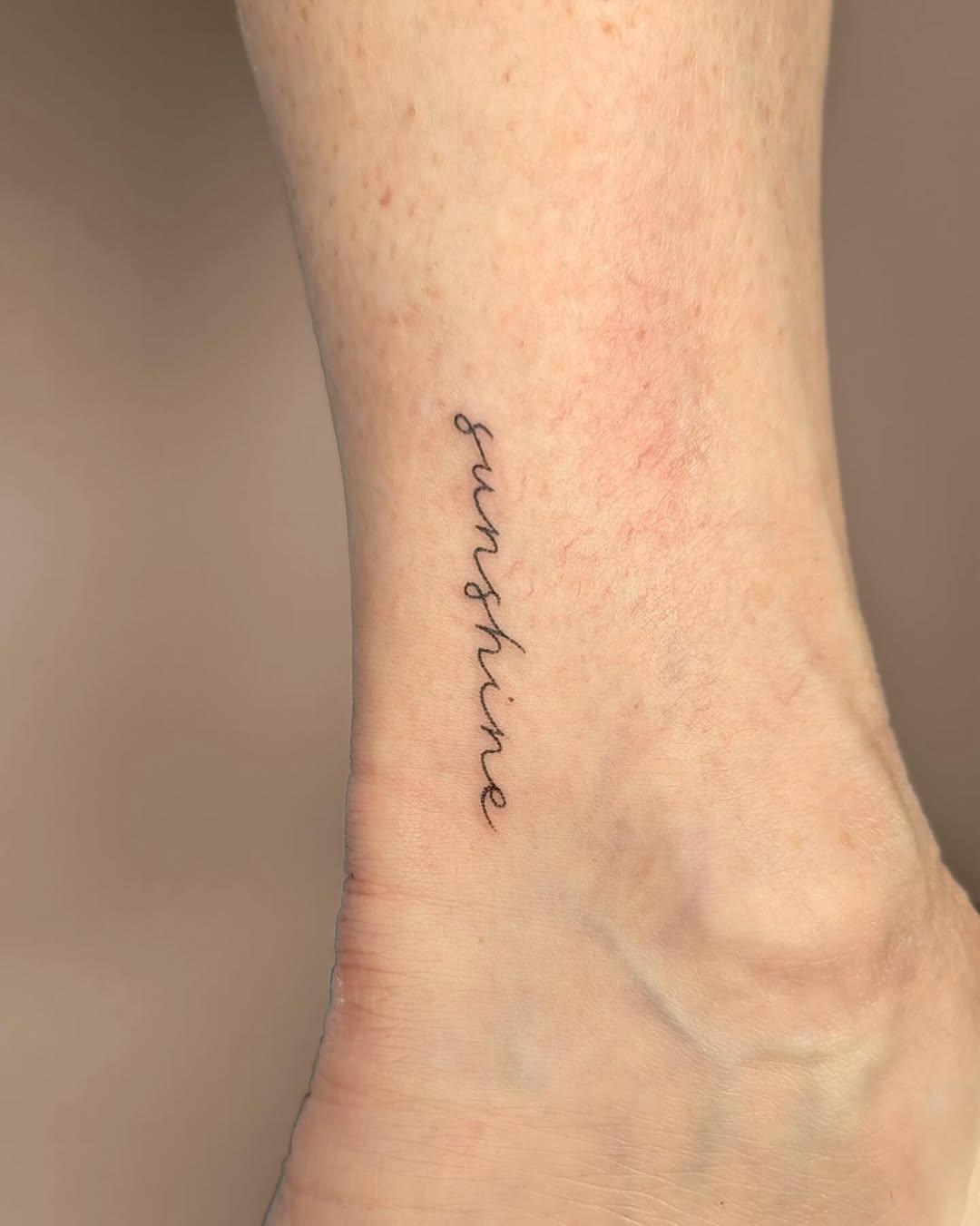 Tatouage Soleil ornemental — chrysantheme.tattoo