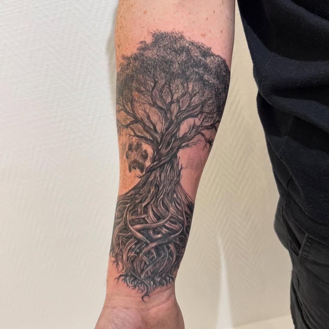 Tatouage Arbre de vie — sailorinkstudio