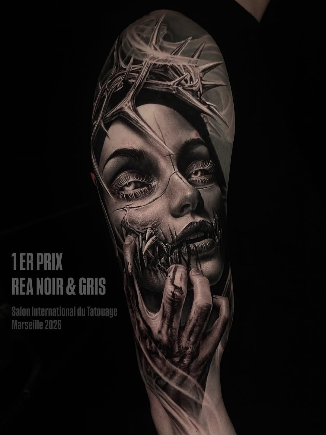 Tatouage Tête de mort réaliste épaulette — padawan.tattooartist